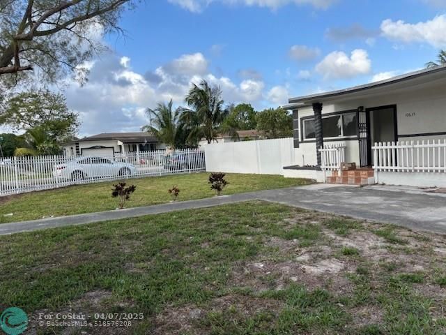 Building Photo - 10635 NW 12th Ave