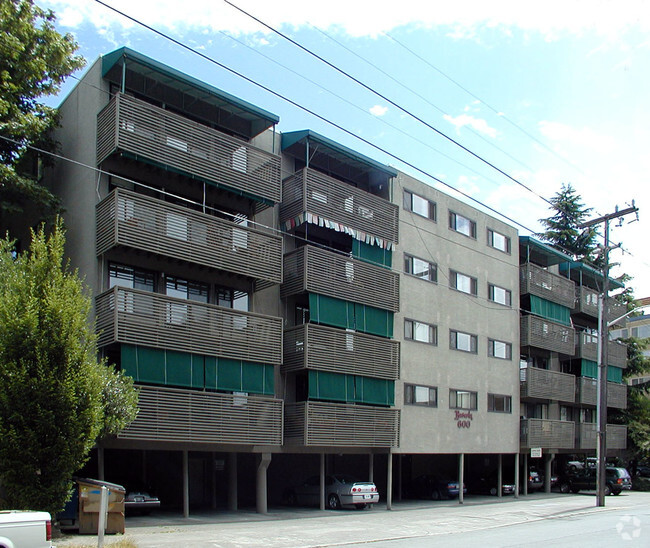 Building Photo - Bella Vista Apartments