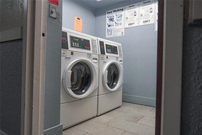 Building Photo - 496 NW 165th St