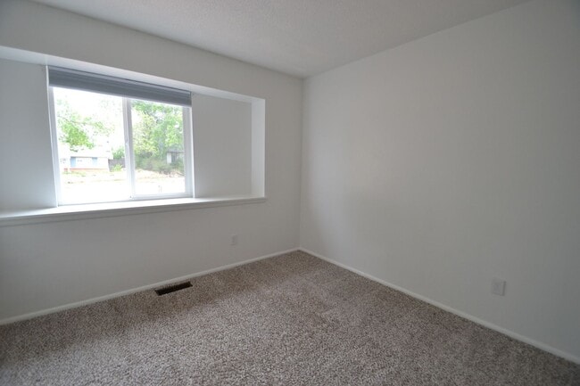 Building Photo - 3106 Gomer Ave