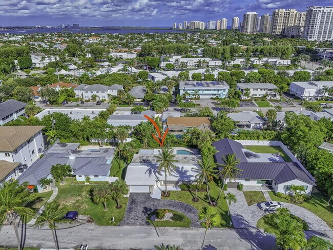 Building Photo - 1242 N Harbor Dr