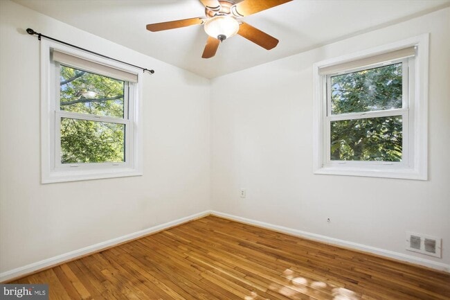 Building Photo - 127 Dale St