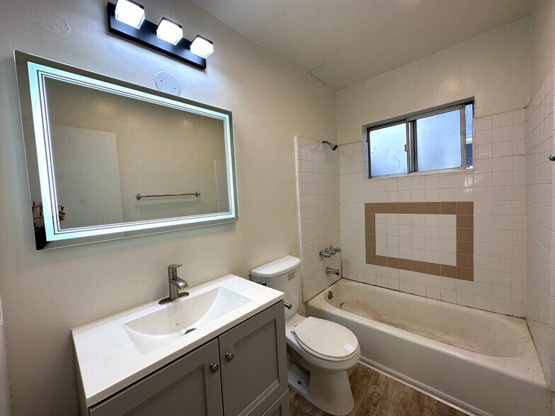 Building Photo - 3419 Keystone Av