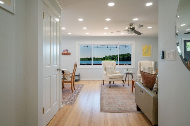 Building Photo - 525 Circle Dr