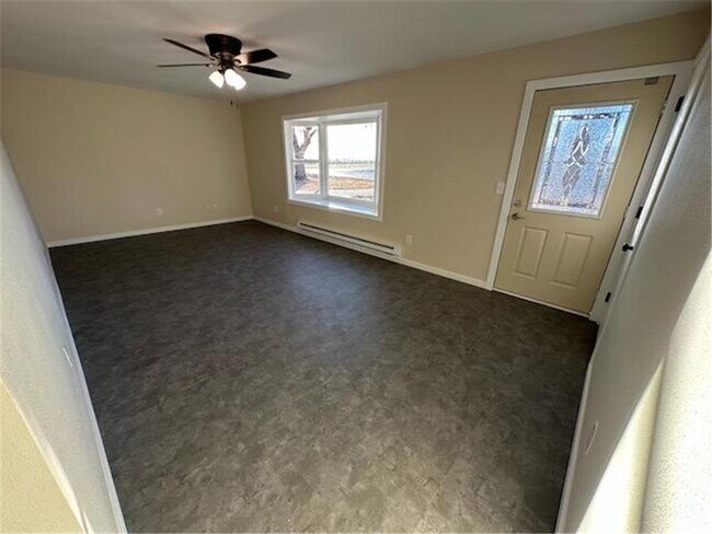 Building Photo - 205 NE 5th St