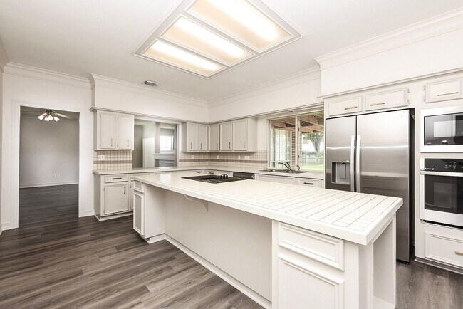 Building Photo - 11102 Brook Mill Ct