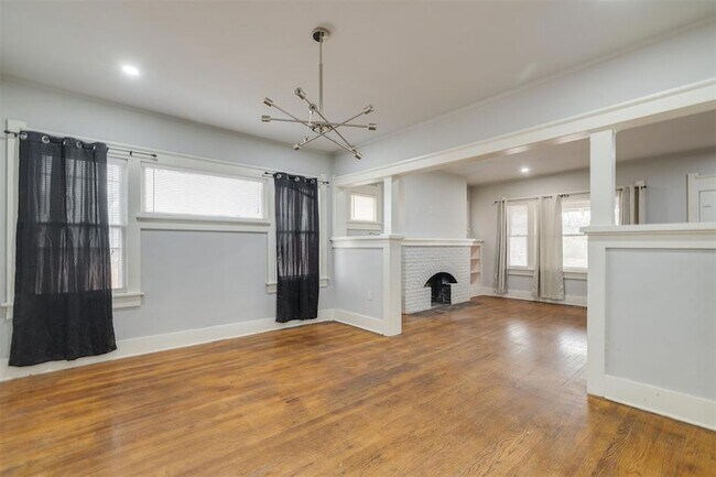 Building Photo - 726 NW 24th St