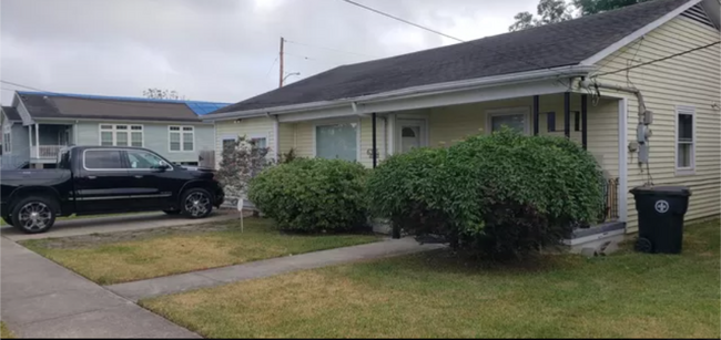 Building Photo - 6335 Franklin Ave