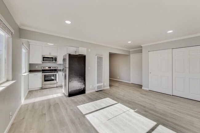 Building Photo - 2240 Angela Ct