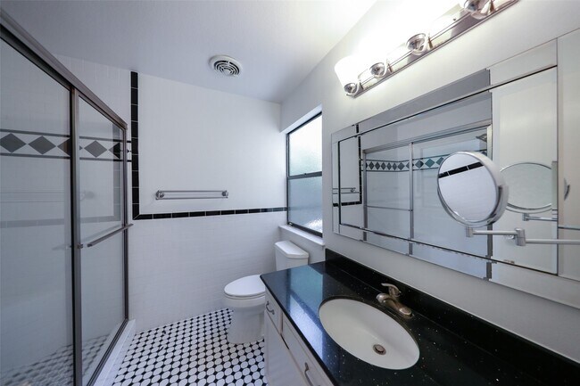 Building Photo - 70 Cokeberry Ct