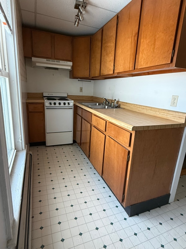 Building Photo - 399 Center St