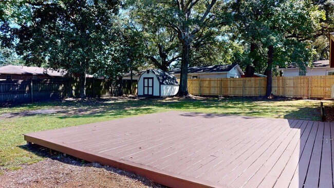 Building Photo - 4403 Ventura Dr