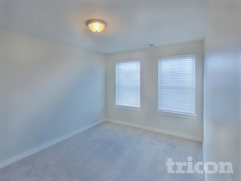 Building Photo - 4822 Kingdom Dr