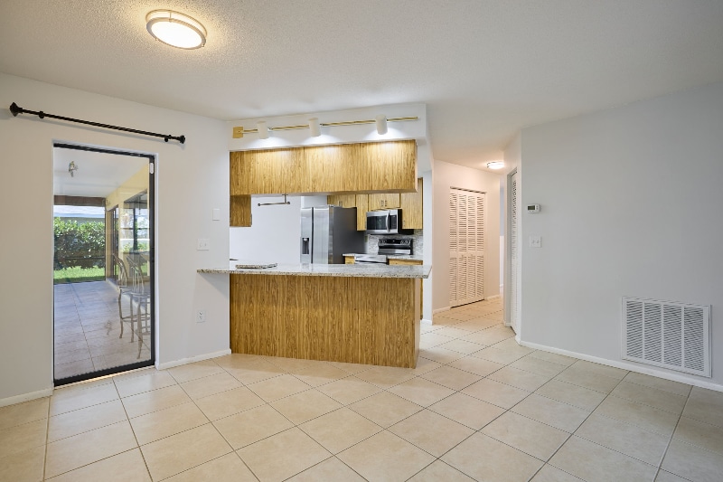 Building Photo - 1008 Pine Forest Ct