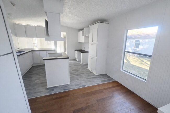 Building Photo - 110 Deborah Dr