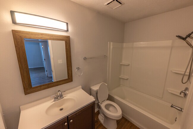 Building Photo - 309 Whispering Sands Ct SE
