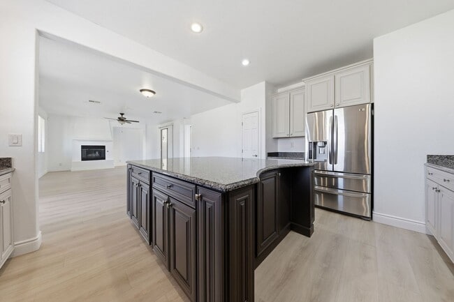 Building Photo - Luxury Golf Resort Living in Guard-Gated Tuscany – Henderson