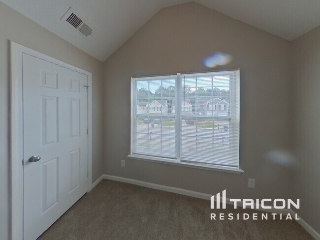 Building Photo - 6466 Splitpine Ct