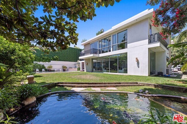 Building Photo - 9663 Santa Monica Blvd