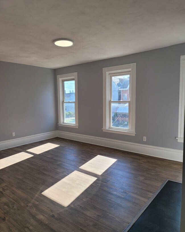 Building Photo - 234 Bigham St