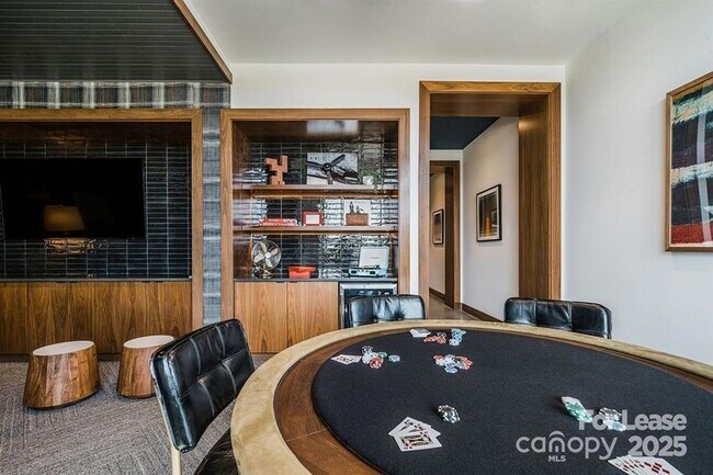 Building Photo - 4220 Colony Plz Dr