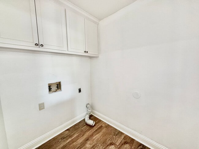 Building Photo - Updated 3 Bedroom Home in Denham Springs