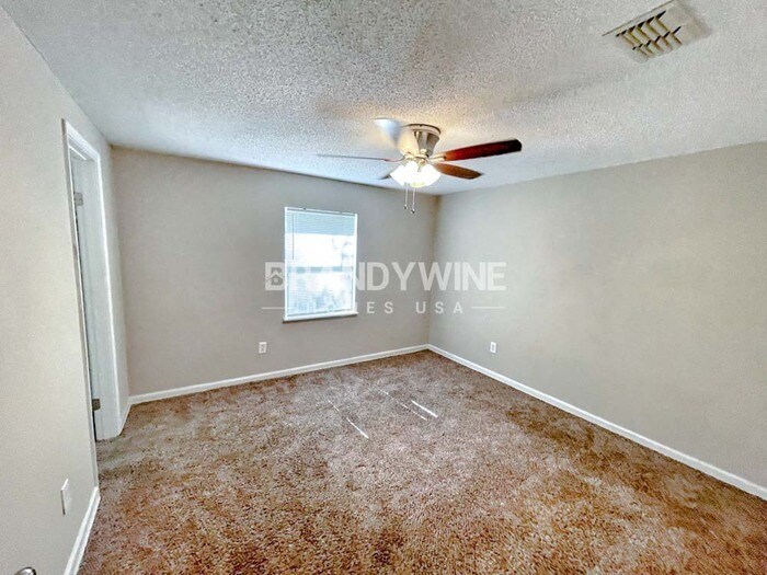 Building Photo - 5937 Camaro Dr W