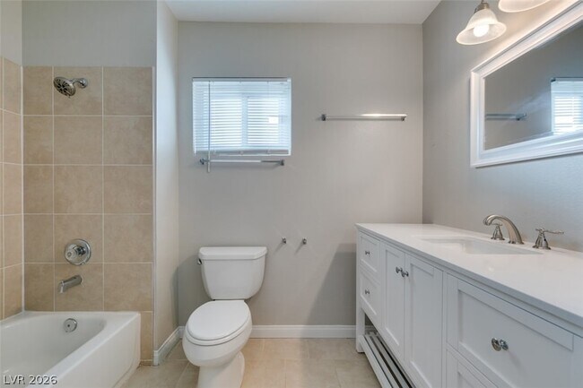 Building Photo - 2340 Belvedere Dr