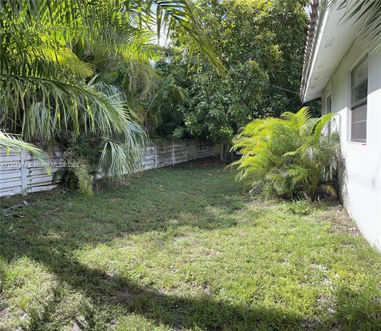 Building Photo - 12193 SW 82nd Ave