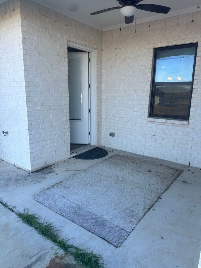 Building Photo - open concept 4bd - rent to own