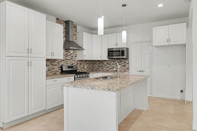 Building Photo - 17907 Stoney Glade Ct