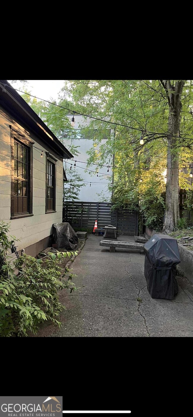 Building Photo - 834 Fulton Terrace SE