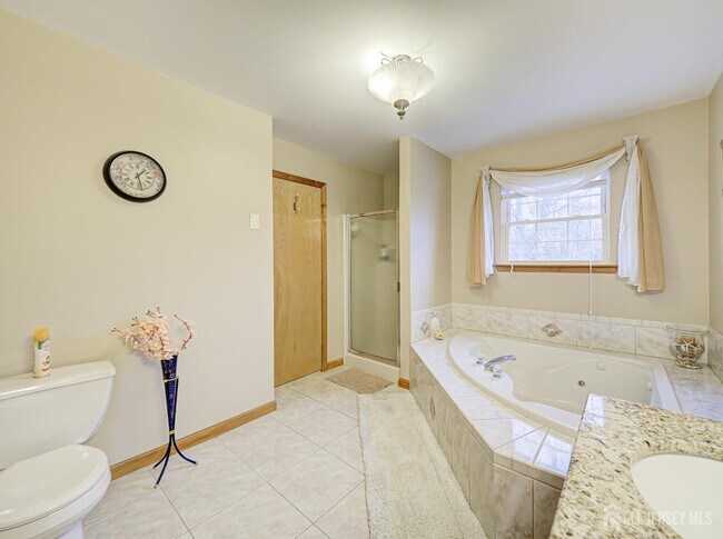 Building Photo - 357 George St