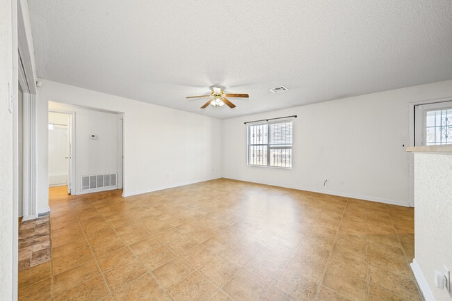 Building Photo - 3211 Tom Lockett Dr