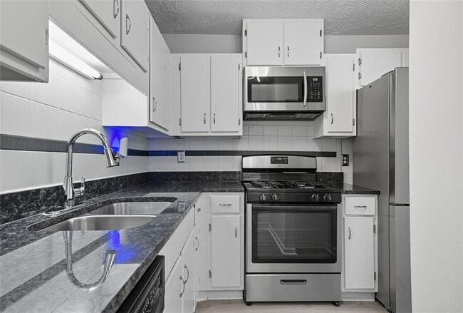 Building Photo - 6615 Sienna Ct