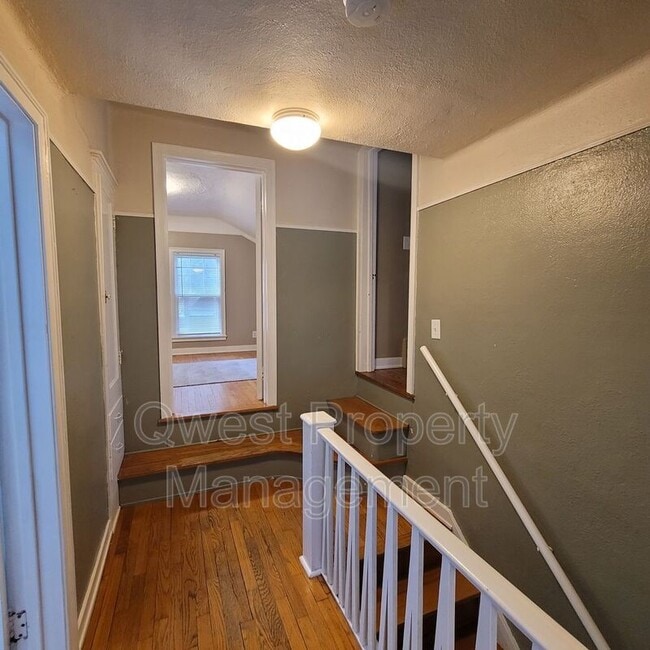 Building Photo - 3866 Henry St SW