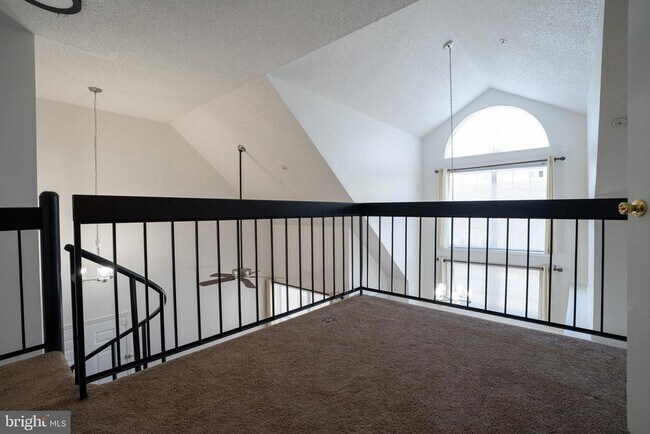 Building Photo - 14049 Vista Dr