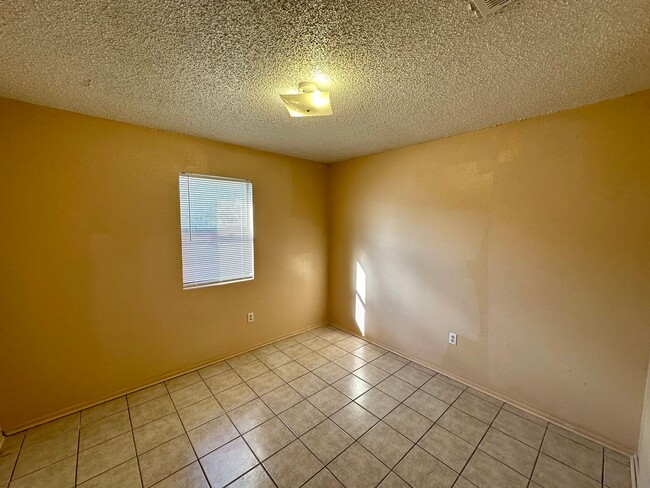 Building Photo - Update 4 bedroom 2 bath in Killeen TX