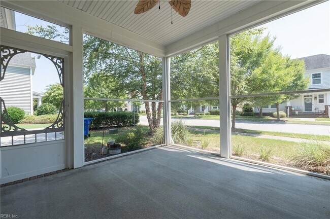 Building Photo - 302 Milton Ct