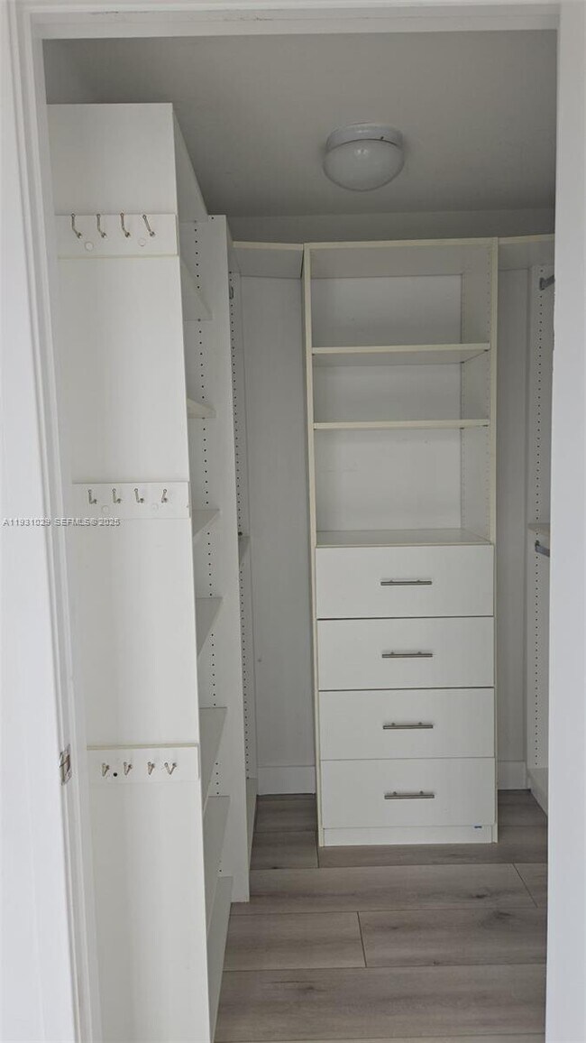 Building Photo - 3451 NE 1st Ave