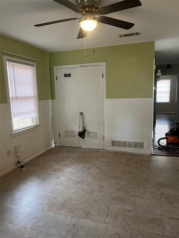 Building Photo - 4050 Russell Ave