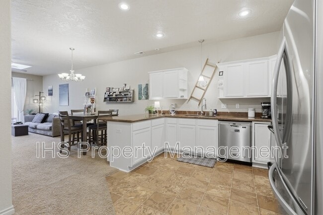 Building Photo - 9417 Vincenzo Dr