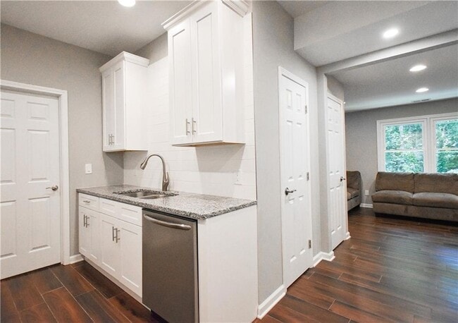 Building Photo - 3115 Park Chase