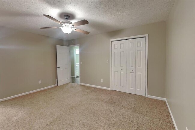 Building Photo - 6659 Kellogg Dr