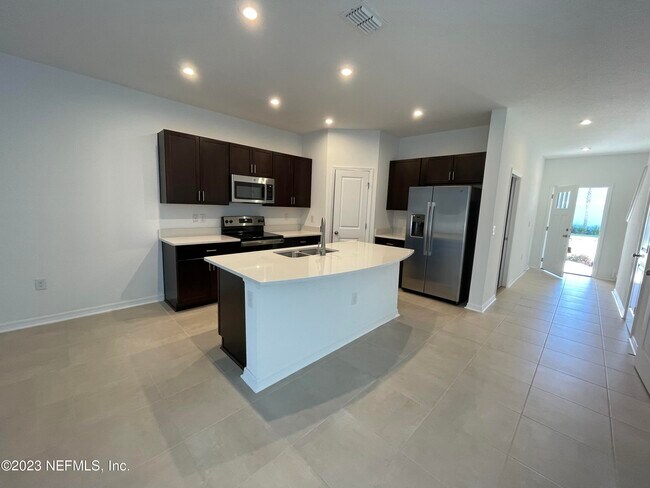 Building Photo - 13092 Bachara Wy