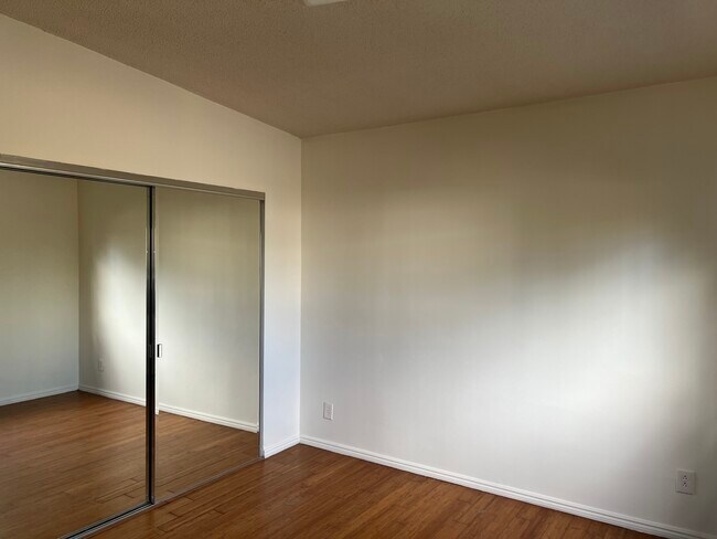 Building Photo - 652 San Juan Ave