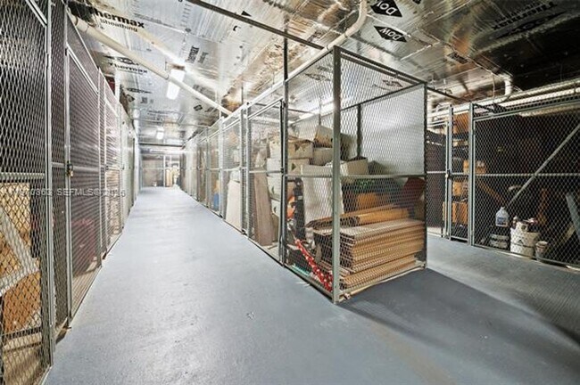 Building Photo - 601 NE 27th St