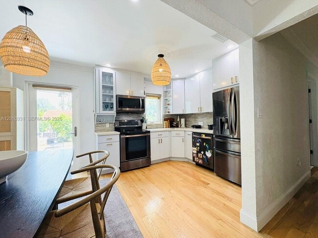 Building Photo - 11 Veragua Ave