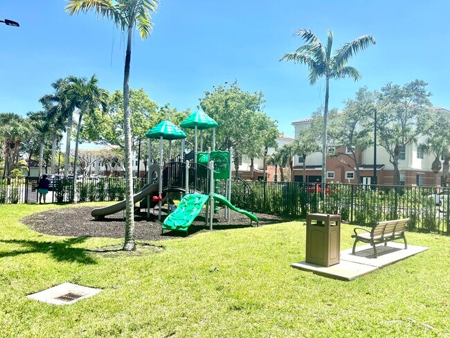 Building Photo - 9833 Baywinds Blvd