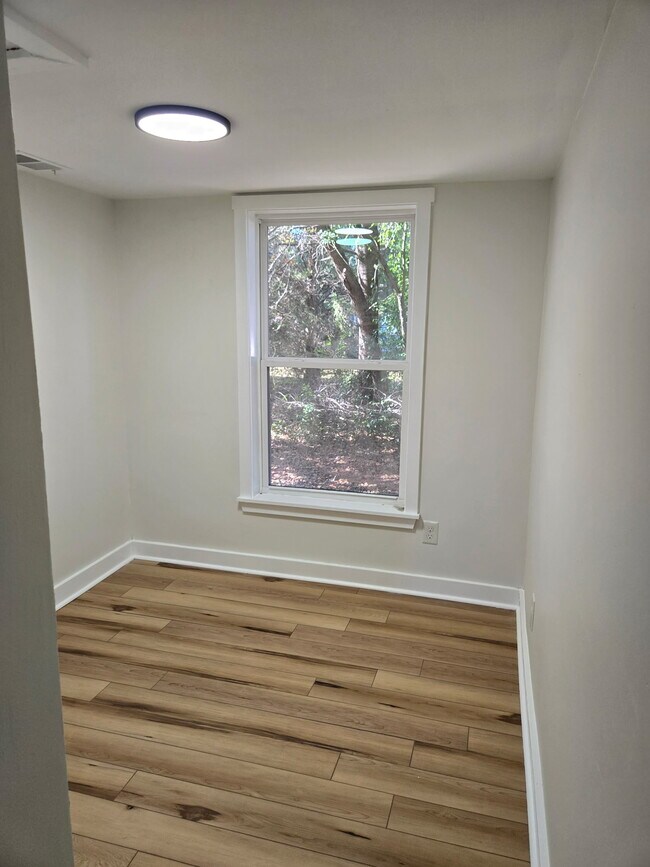 Building Photo - 1150 Ramblin Rd